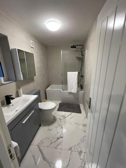 Cosy Brand New Spacious 1 Bed Luxury Apartment Birmingham Exterior photo